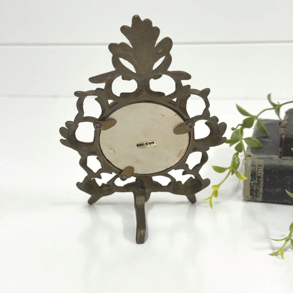 Vintage Brass Ornate Easel Back Oval Picture Frame Victorian Style 7 Inch